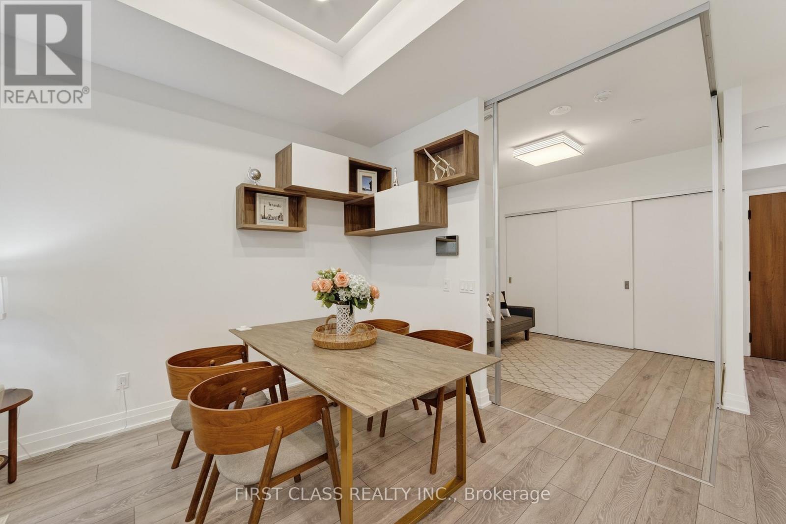 Th05 - 21 Park Street E, Mississauga, Ontario  L5G 0C2 - Photo 18 - W12871112