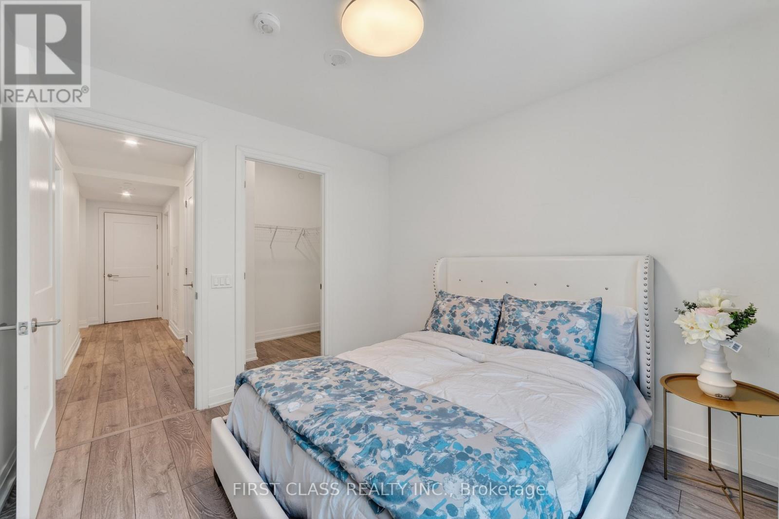 Th05 - 21 Park Street E, Mississauga, Ontario  L5G 0C2 - Photo 26 - W12871112