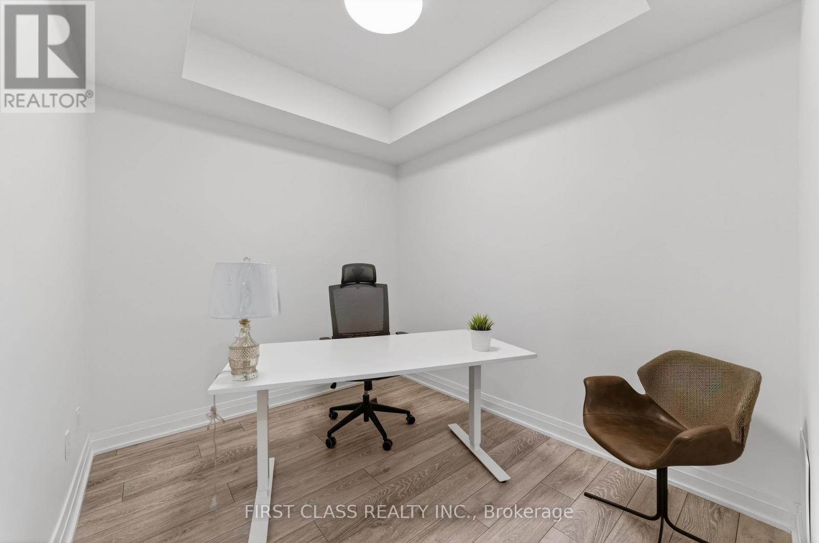 Th05 - 21 Park Street E, Mississauga, Ontario  L5G 0C2 - Photo 32 - W12871112