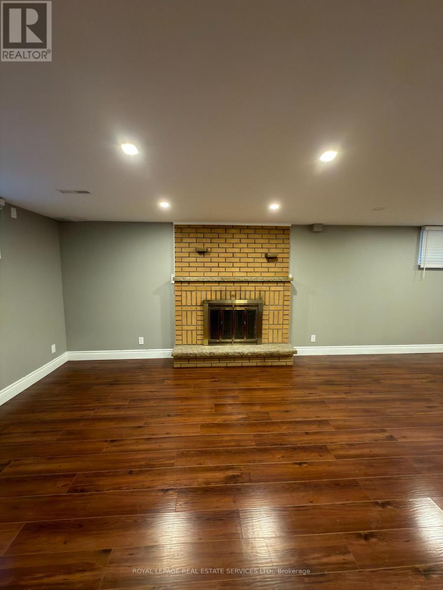 2399 Cashmere Avenue, Mississauga, Ontario  L5B 2M7 - Photo 4 - W12871138