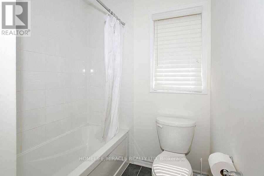 38 Leadenhall Road, Brampton, Ontario  L7A 4G3 - Photo 14 - W12871156