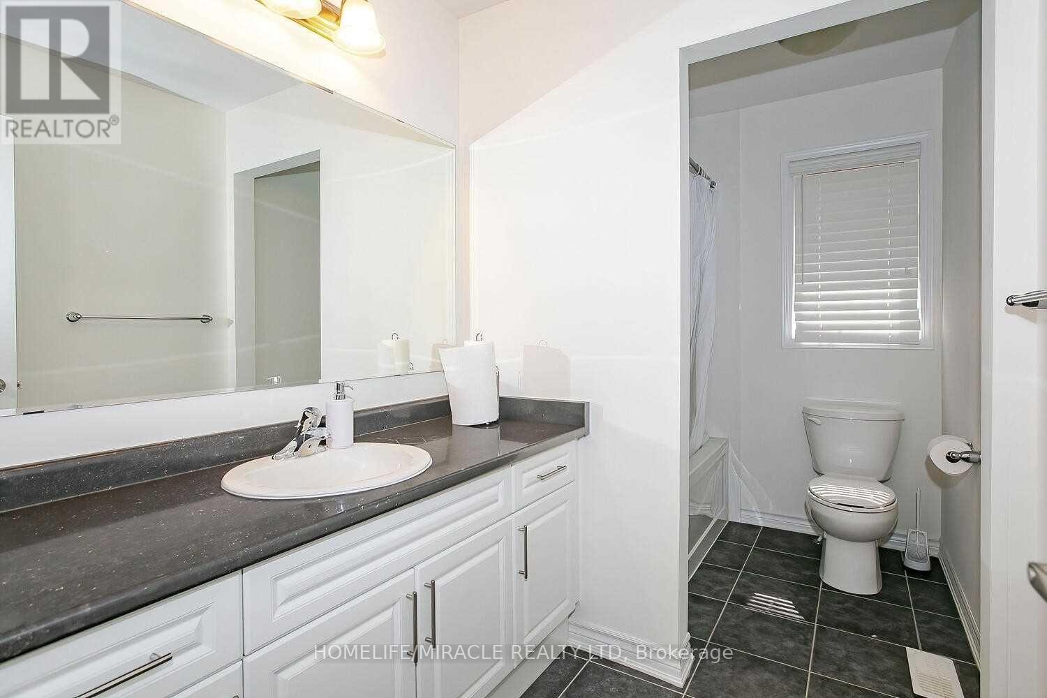 38 Leadenhall Road, Brampton, Ontario  L7A 4G3 - Photo 19 - W12871156