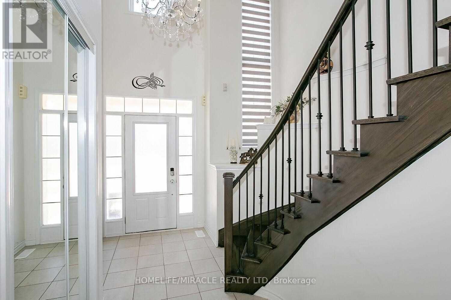 38 Leadenhall Road, Brampton, Ontario  L7A 4G3 - Photo 27 - W12871156