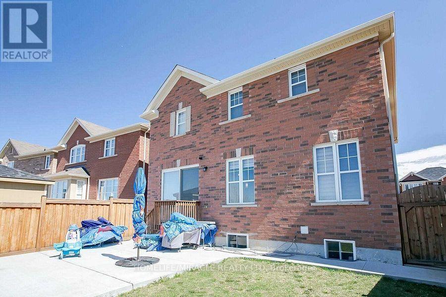 38 Leadenhall Road, Brampton, Ontario  L7A 4G3 - Photo 32 - W12871156