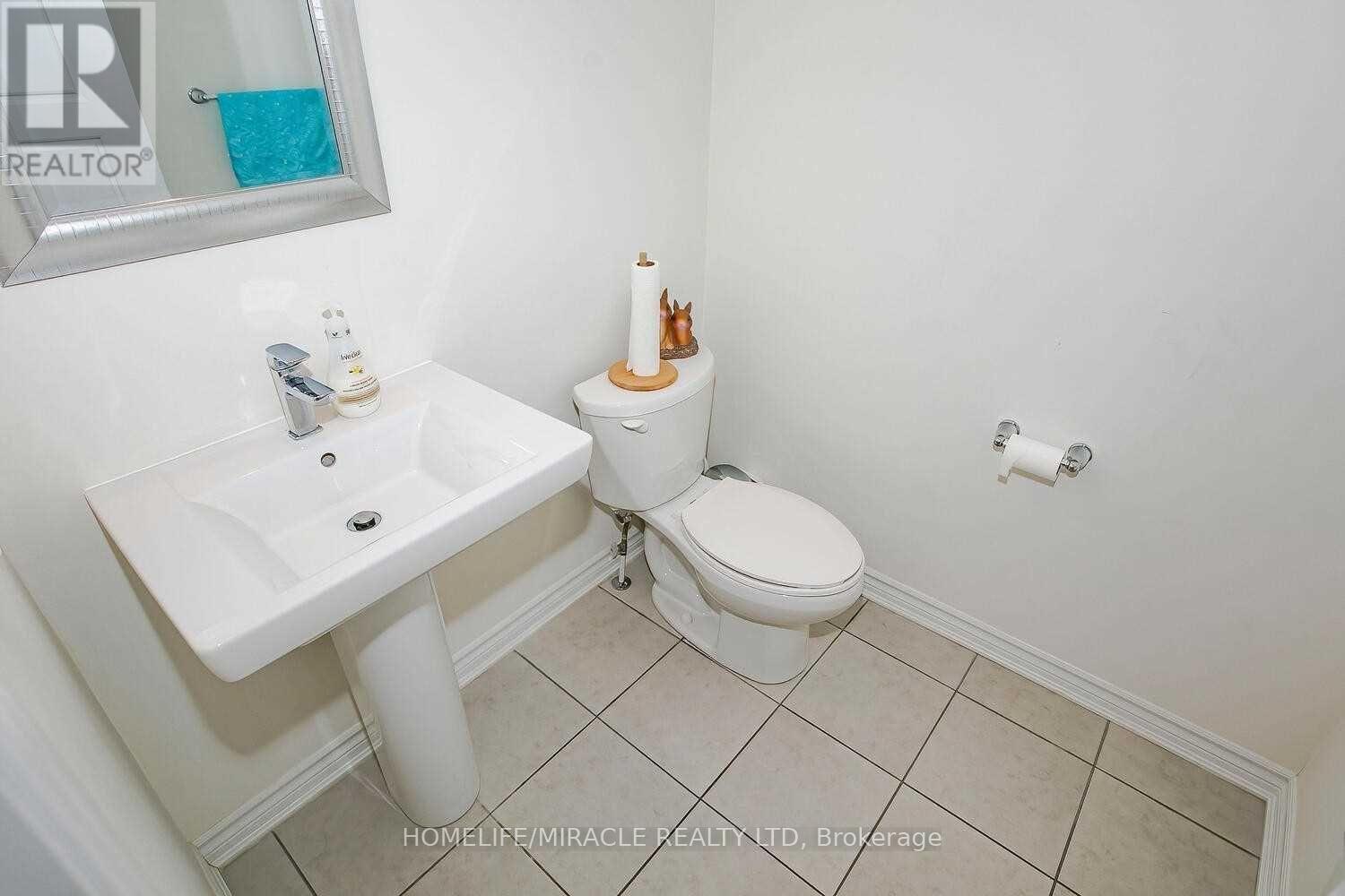 38 Leadenhall Road, Brampton, Ontario  L7A 4G3 - Photo 8 - W12871156