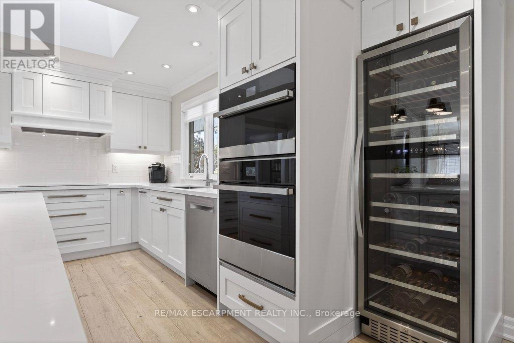 677 King Road, Burlington, Ontario  L7T 3K5 - Photo 11 - W12871214