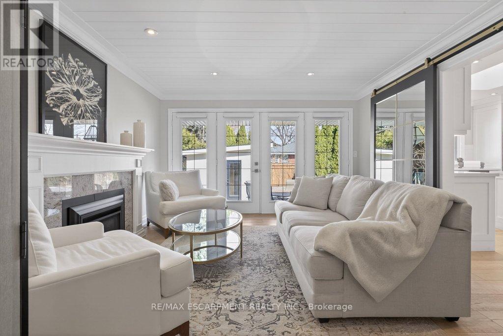 677 King Road, Burlington, Ontario  L7T 3K5 - Photo 17 - W12871214