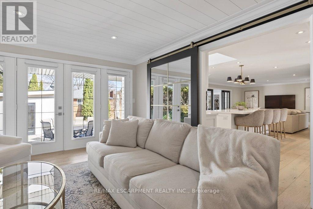 677 King Road, Burlington, Ontario  L7T 3K5 - Photo 20 - W12871214