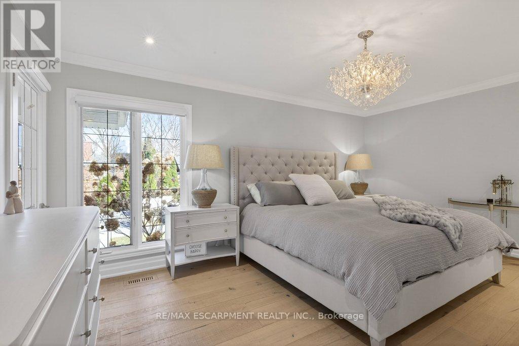 677 King Road, Burlington, Ontario  L7T 3K5 - Photo 27 - W12871214