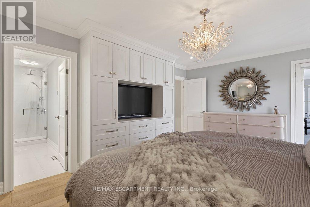 677 King Road, Burlington, Ontario  L7T 3K5 - Photo 28 - W12871214