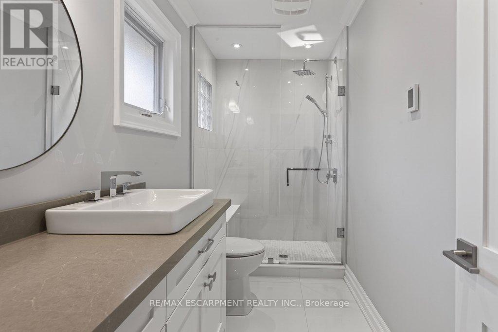 677 King Road, Burlington, Ontario  L7T 3K5 - Photo 29 - W12871214