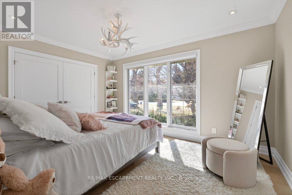 677 King Road, Burlington, Ontario  L7T 3K5 - Photo 30 - W12871214