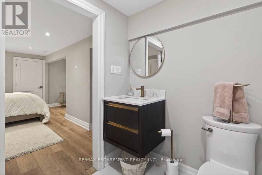 677 King Road, Burlington, Ontario  L7T 3K5 - Photo 37 - W12871214