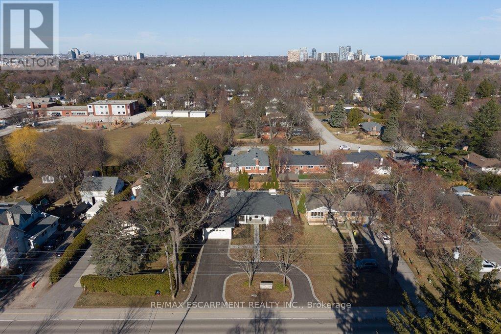 677 King Road, Burlington, Ontario  L7T 3K5 - Photo 44 - W12871214