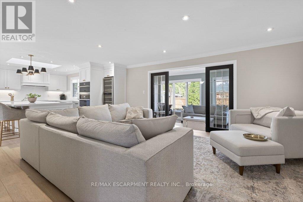 677 King Road, Burlington, Ontario  L7T 3K5 - Photo 6 - W12871214