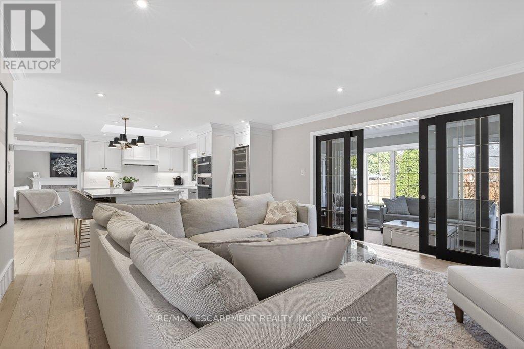 677 King Road, Burlington, Ontario  L7T 3K5 - Photo 8 - W12871214