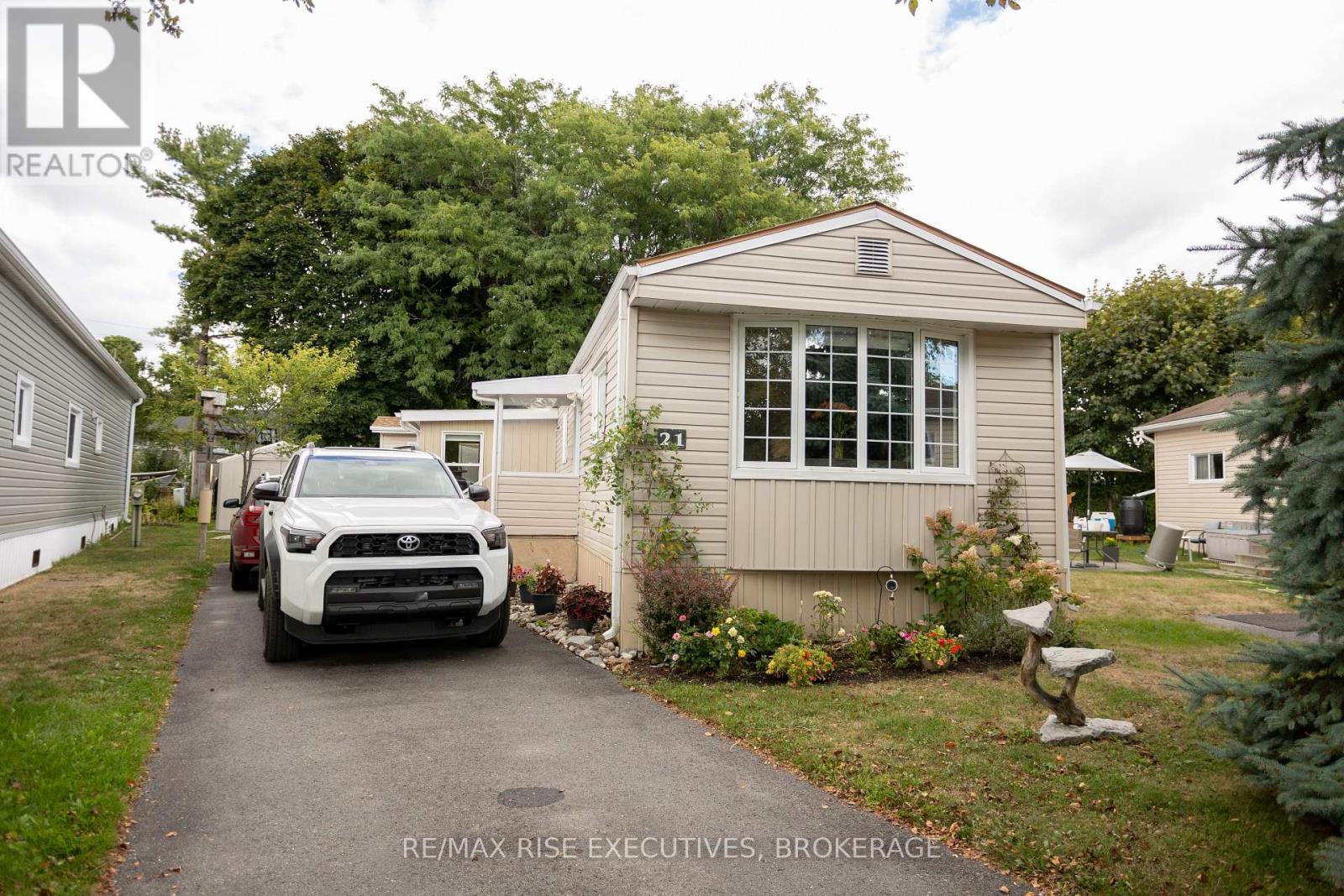 21 Powley Garden Drive, Kingston, Ontario  K7K 6A2 - Photo 2 - X12871150