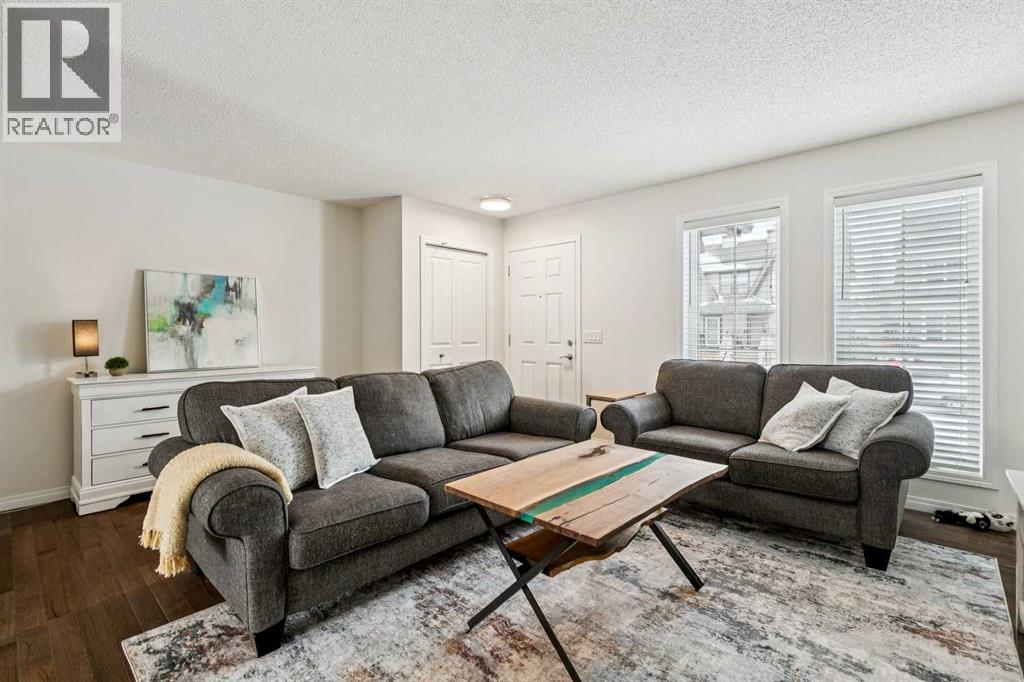 31 Elgin Meadows Park Se, Calgary, Alberta  T2Z 0M1 - Photo 3 - A2291022