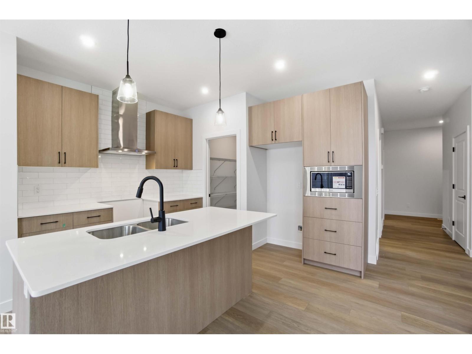 19348 29 Av Nw, Edmonton, Alberta  T6M 3B1 - Photo 4 - E4476484