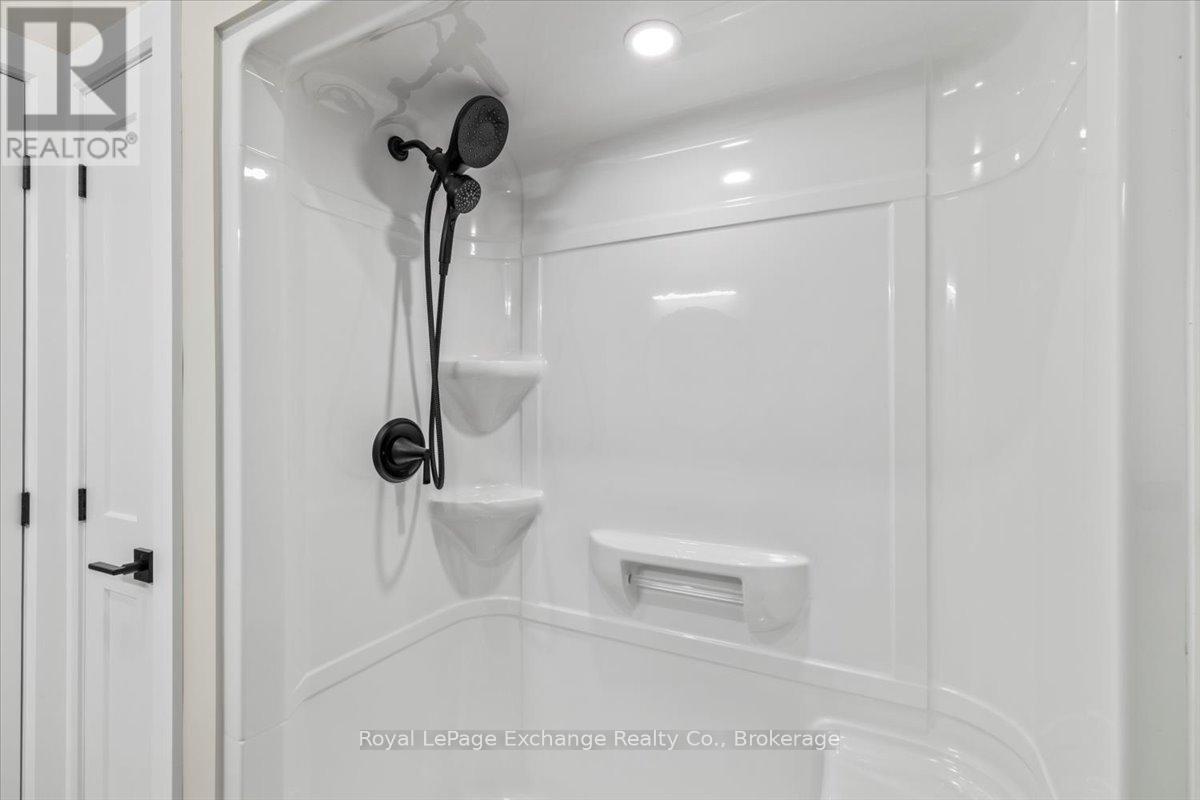 44 - 1071 Waterloo Street N, Saugeen Shores, Ontario  N0H 2C6 - Photo 21 - X12499126