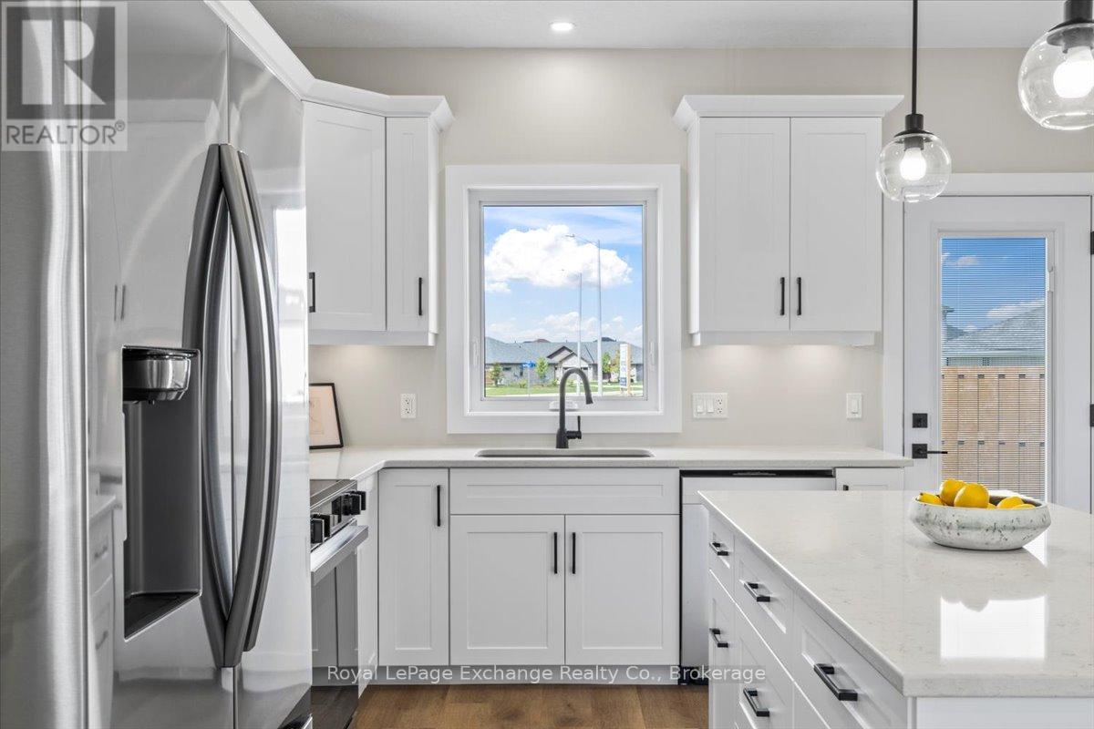 44 - 1071 Waterloo Street N, Saugeen Shores, Ontario  N0H 2C6 - Photo 8 - X12499126