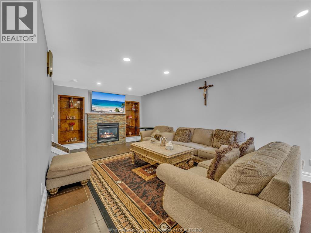 2848 Southridge, Windsor, Ontario  N8W 5N2 - Photo 32 - 26005124