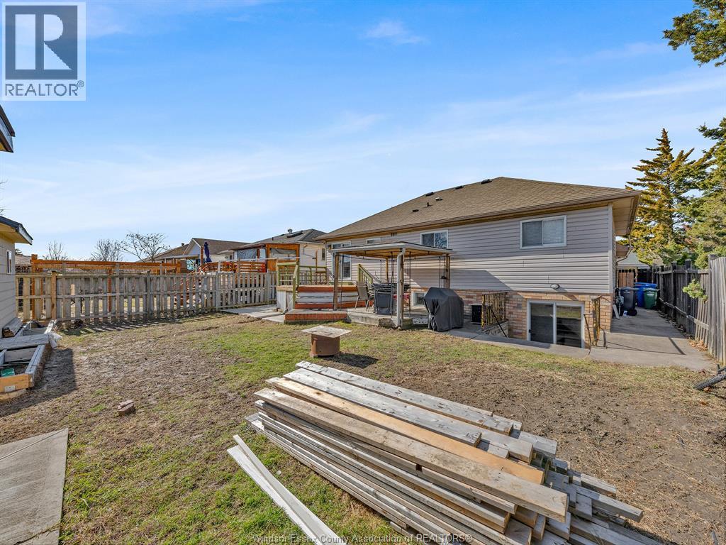 2848 Southridge, Windsor, Ontario  N8W 5N2 - Photo 9 - 26005124