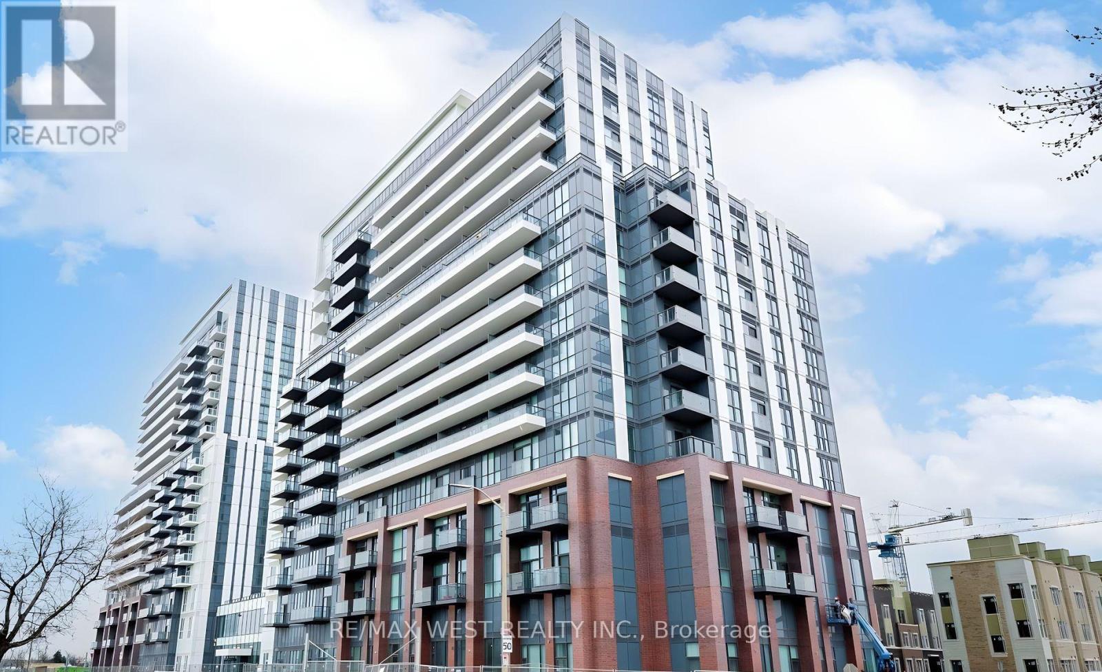 720 - 38 HONEYCRISP CRESCENT, Vaughan, Ontario