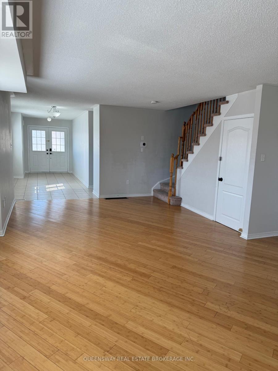 Upper - 514 Candlestick Circle, Mississauga (Hurontario), Ontario  L4Z 0B2 - Photo 2 - W12776940