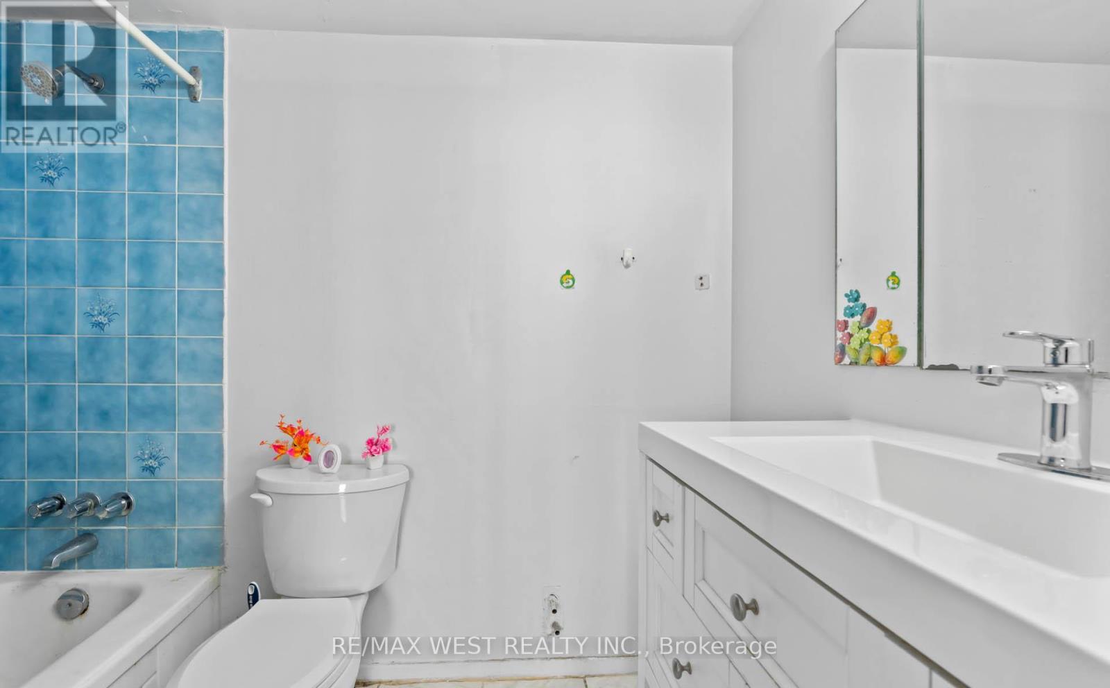 605 - 380 Dixon Road, Toronto (Kingsview Village-The Westway), Ontario  M9R 1T3 - Photo 22 - W12845206