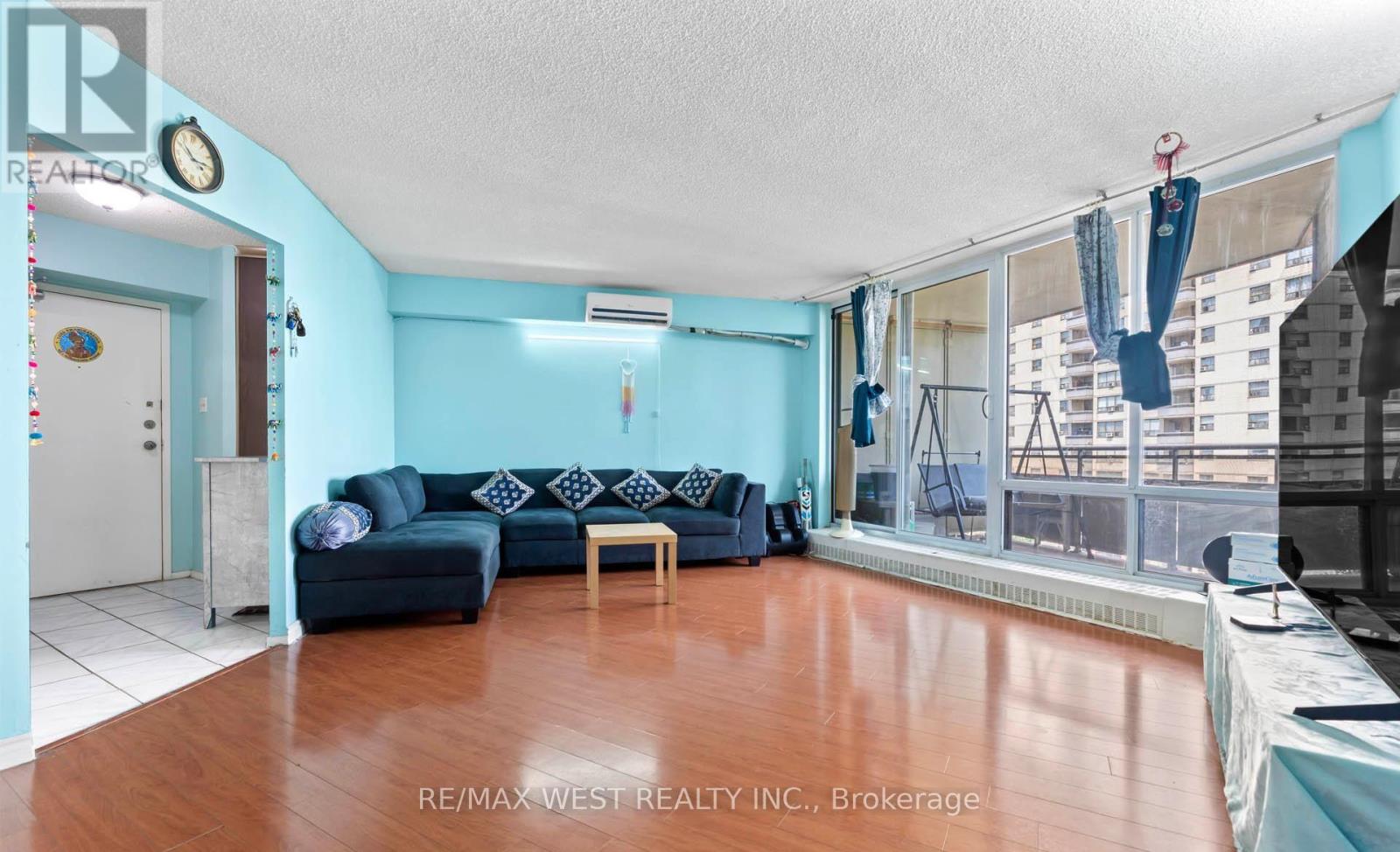 605 - 380 Dixon Road, Toronto (Kingsview Village-The Westway), Ontario  M9R 1T3 - Photo 9 - W12845206