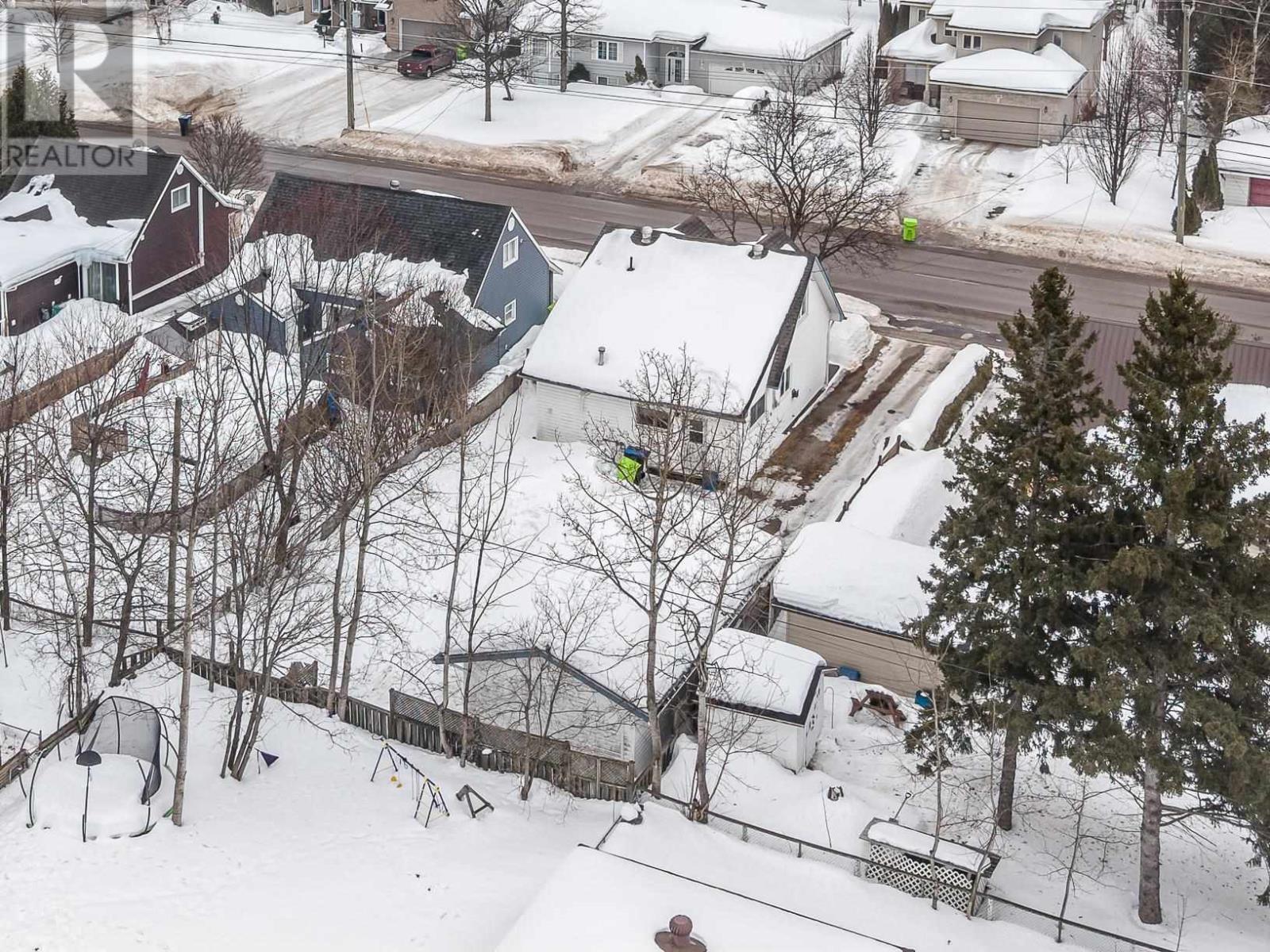 196 Macdonald Ave, Sault Ste. Marie, Ontario  P6B 1H5 - Photo 39 - SM260436