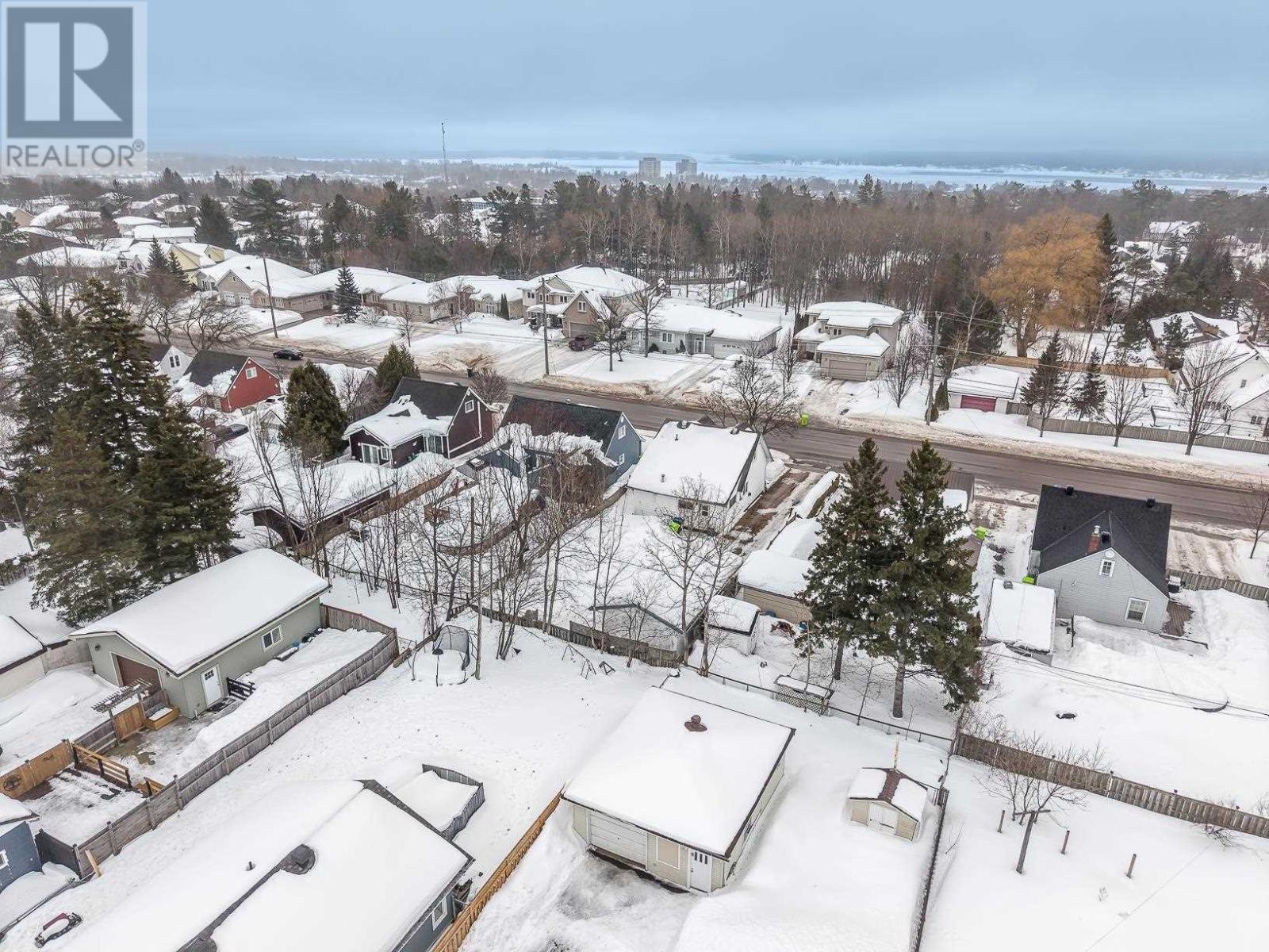 196 Macdonald Ave, Sault Ste. Marie, Ontario  P6B 1H5 - Photo 46 - SM260436