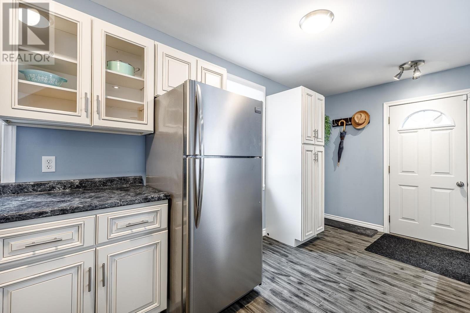 196 Macdonald Ave, Sault Ste. Marie, Ontario  P6B 1H5 - Photo 7 - SM260436