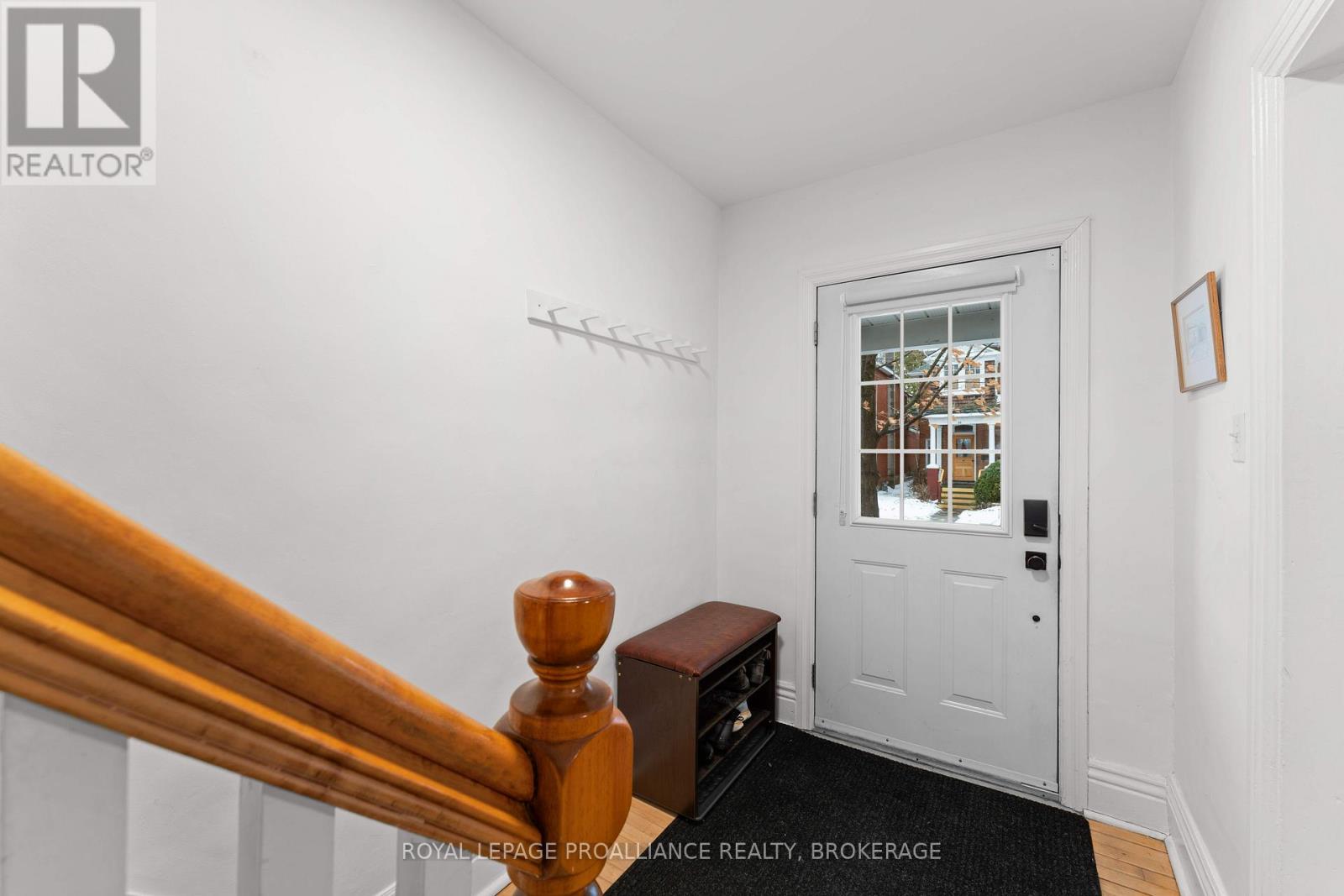 29 Livingston Avenue, Kingston, Ontario  K7L 4L1 - Photo 3 - X12869972