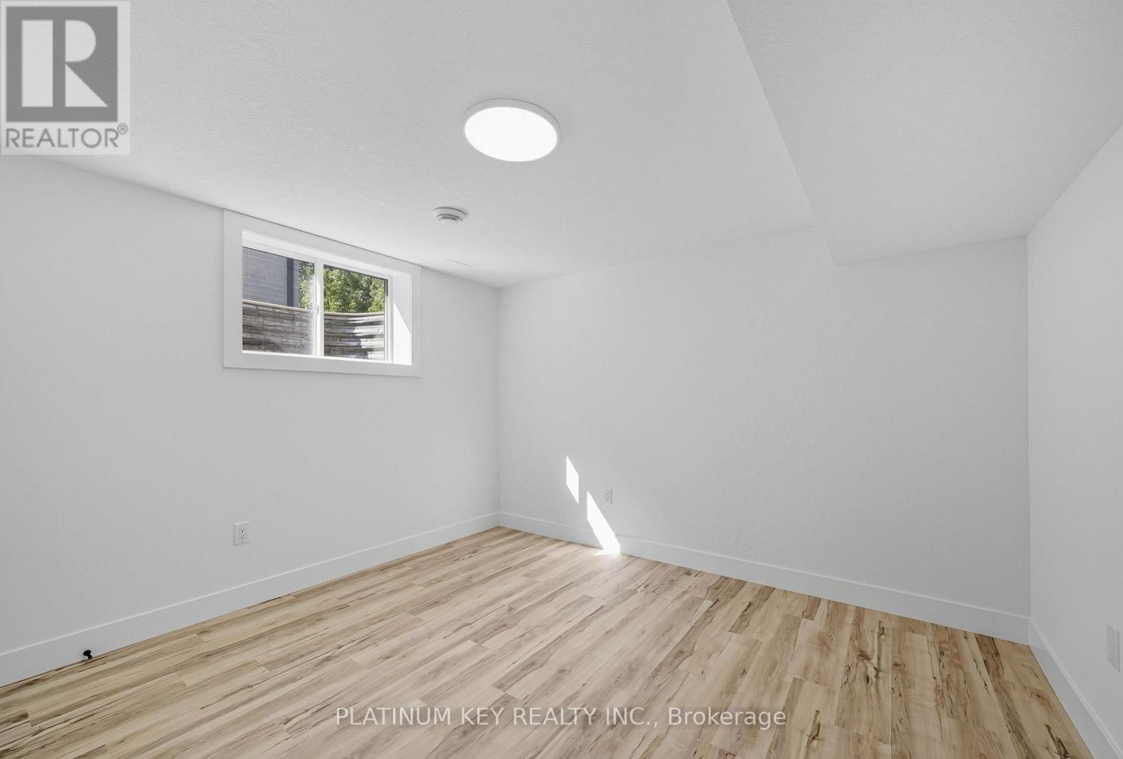 32 Briscoe Crescent, Strathroy-Caradoc (Ne), Ontario  N7G 4E2 - Photo 32 - X12729640