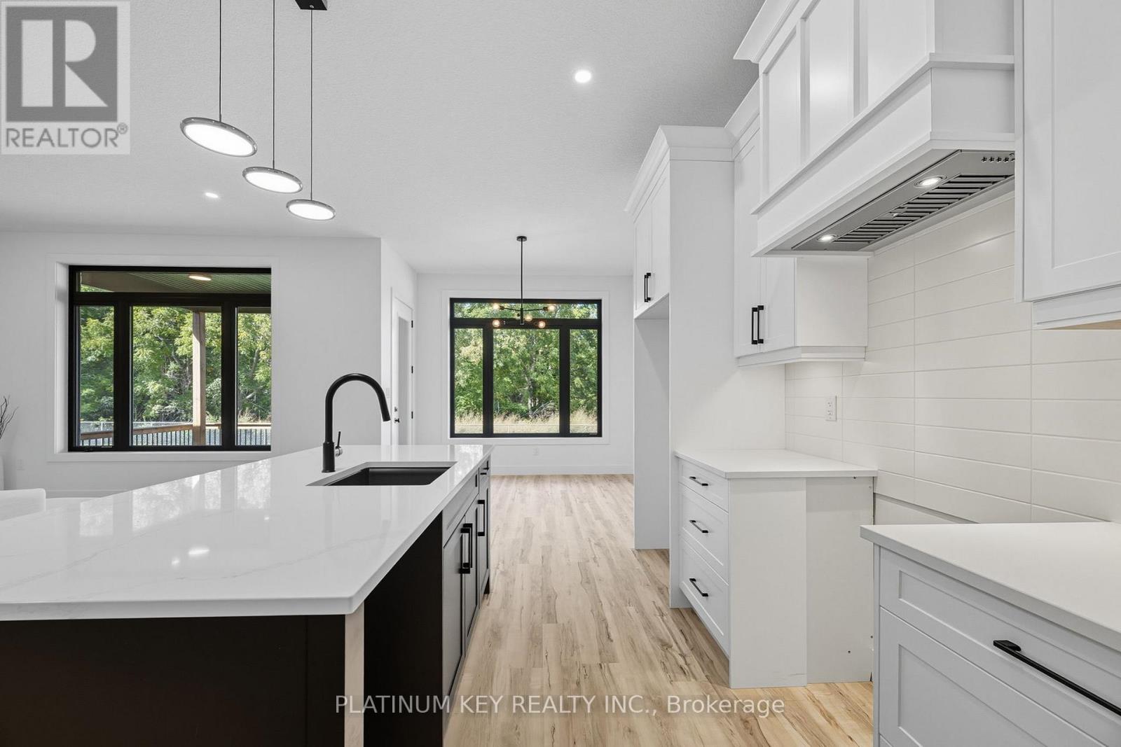 32 Briscoe Crescent, Strathroy-Caradoc (Ne), Ontario  N7G 4E2 - Photo 8 - X12729640