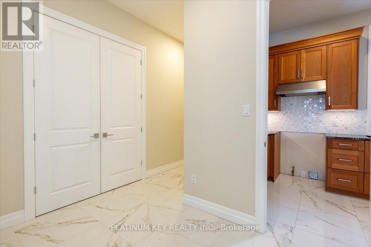 Photo 22 of 40 for 7 Edgeview Crescent