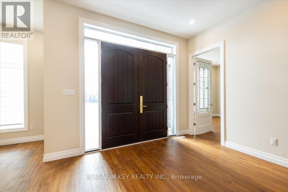 7 Edgeview Crescent, Middlesex Centre (Kilworth), Ontario  N0L 1R0 - Photo 2 - X12801312