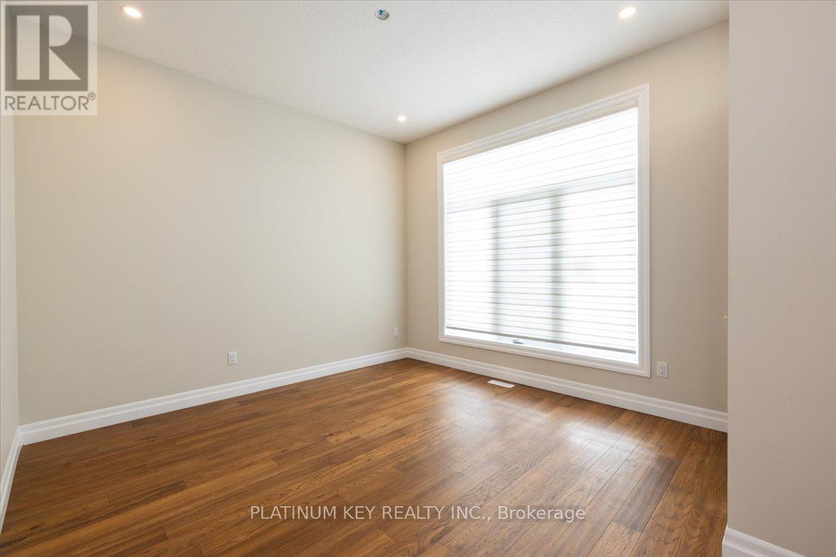 7 Edgeview Crescent, Middlesex Centre (Kilworth), Ontario  N0L 1R0 - Photo 8 - X12801312