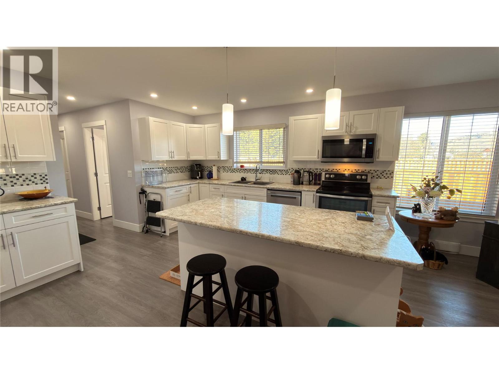 594 Sixth Avenue, Midway, British Columbia  V0H 1M0 - Photo 16 - 10378981