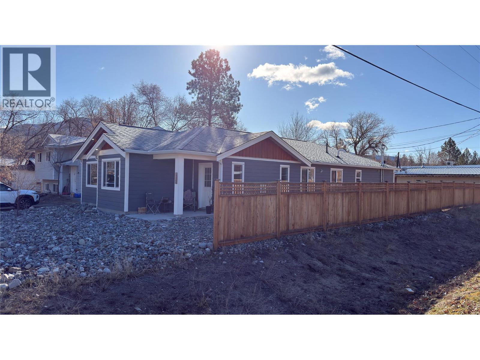 594 Sixth Avenue, Midway, British Columbia  V0H 1M0 - Photo 4 - 10378981