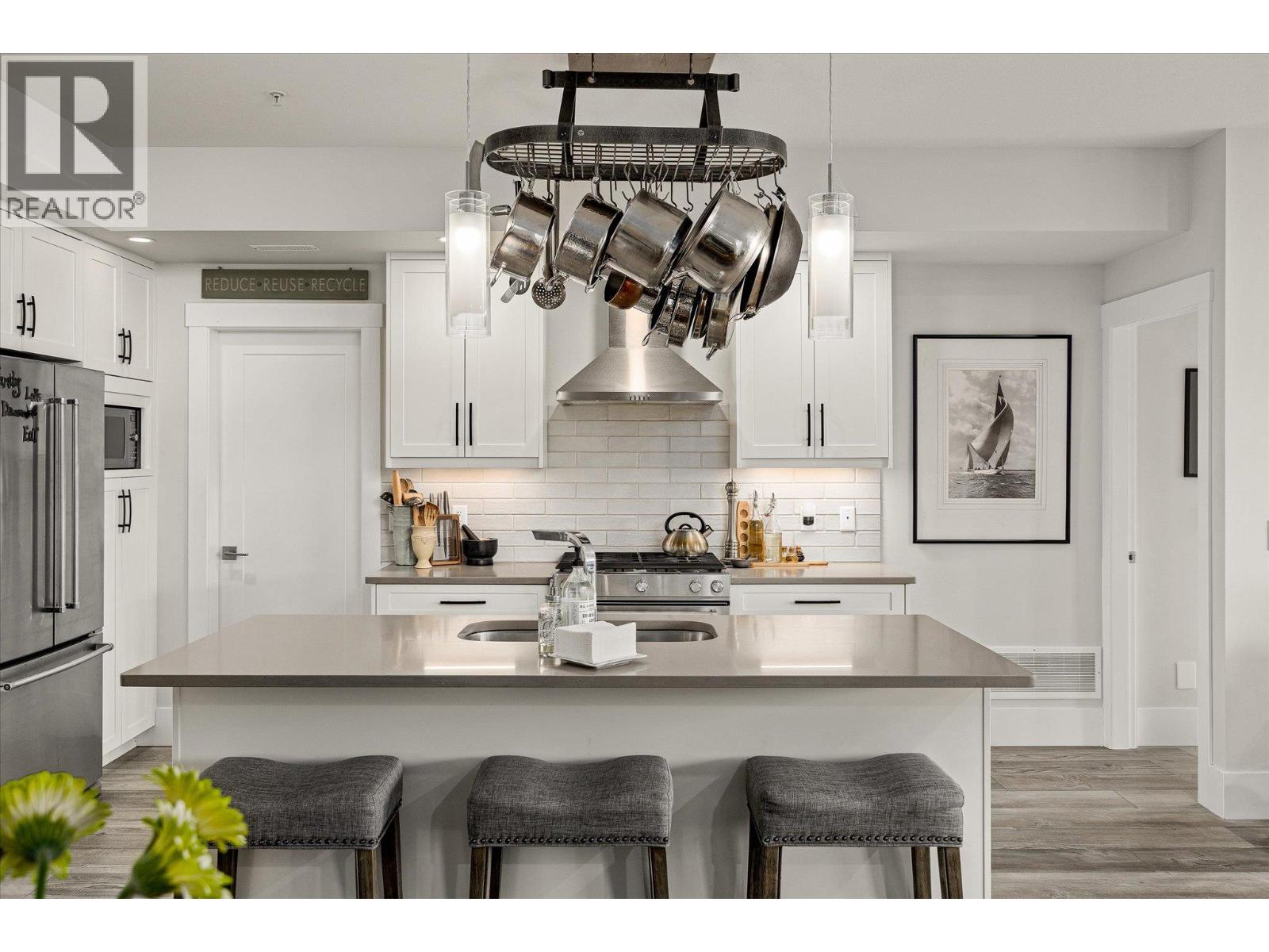 4000 Redstone Crescent Unit# 210, Peachland, British Columbia  V0H 1X5 - Photo 4 - 10378591