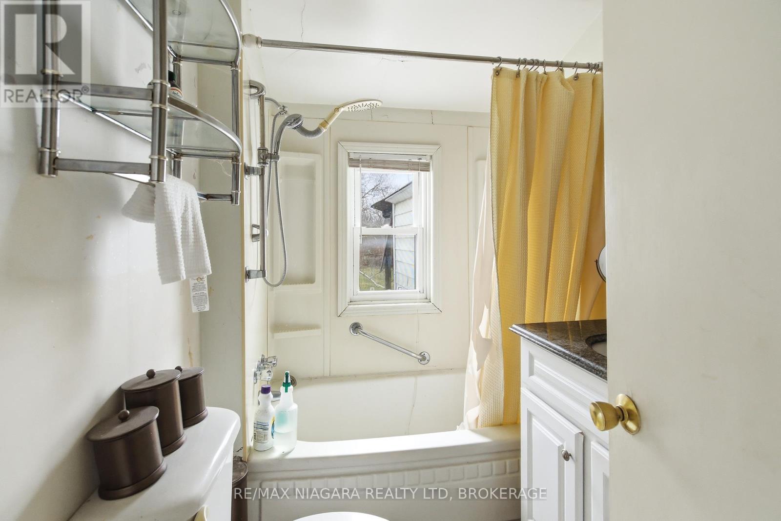 8356 Oakwood Drive, Niagara Falls, Ontario  L2E 6S5 - Photo 19 - X12871238