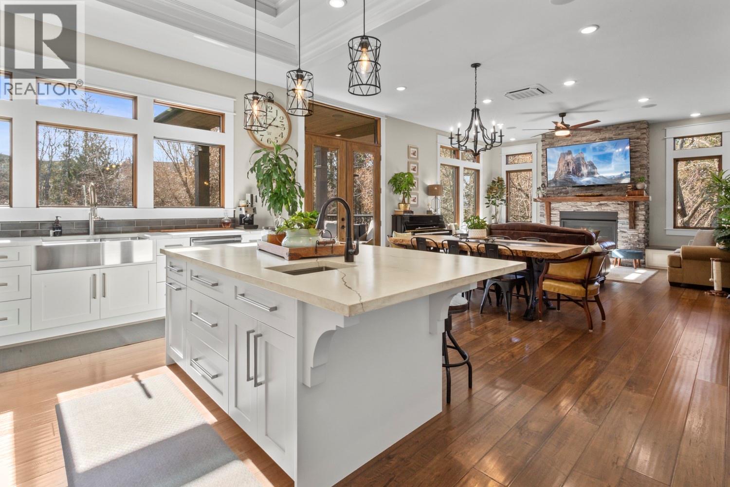 323 Canyon Street, Creston, British Columbia  V0B 1G3 - Photo 10 - 10377111