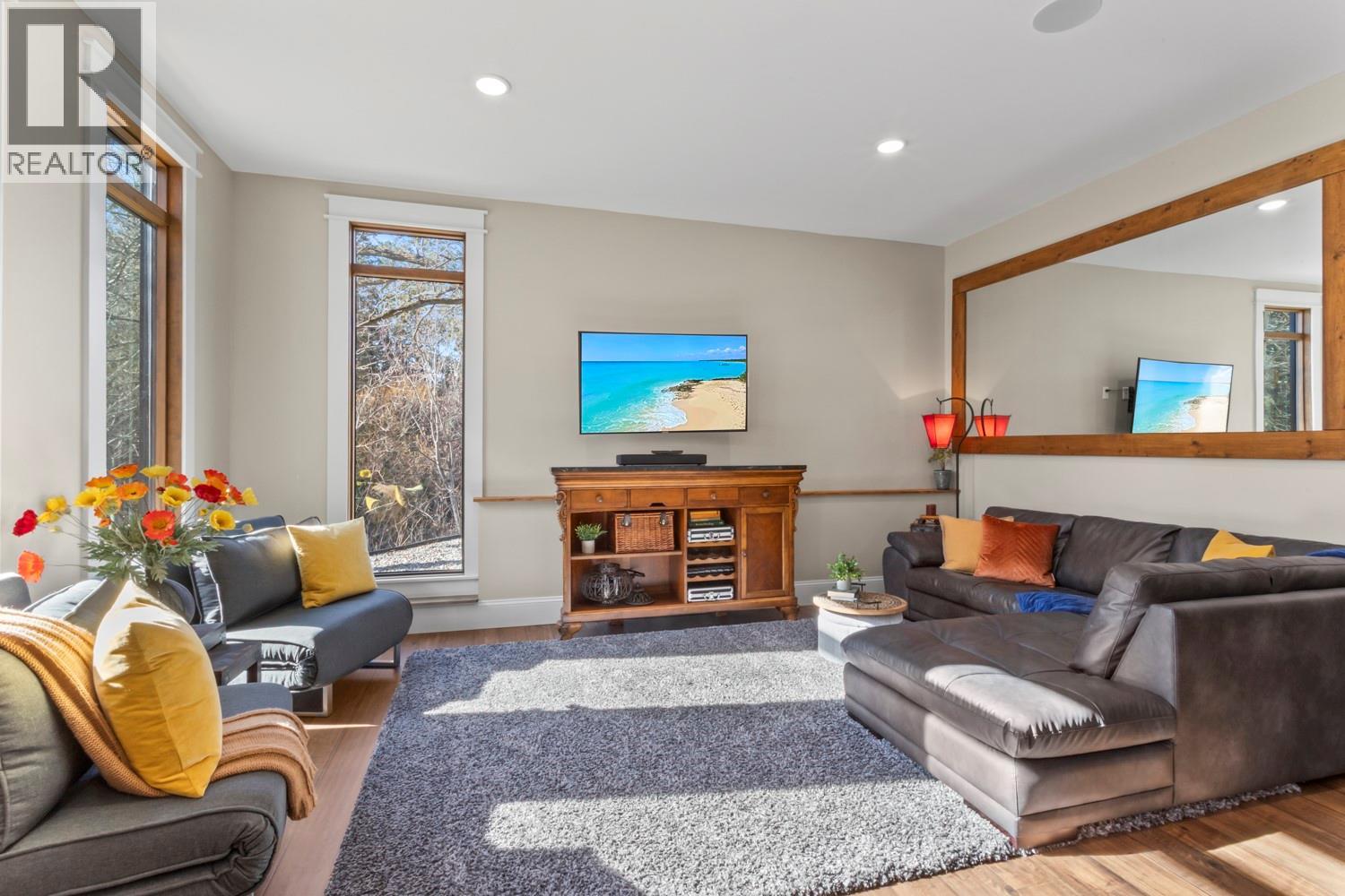 323 Canyon Street, Creston, British Columbia  V0B 1G3 - Photo 19 - 10377111