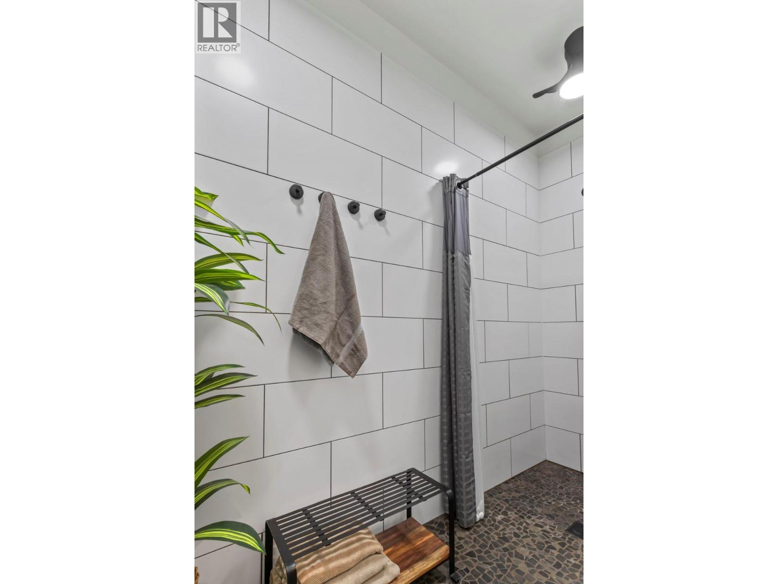 323 Canyon Street, Creston, British Columbia  V0B 1G3 - Photo 31 - 10377111