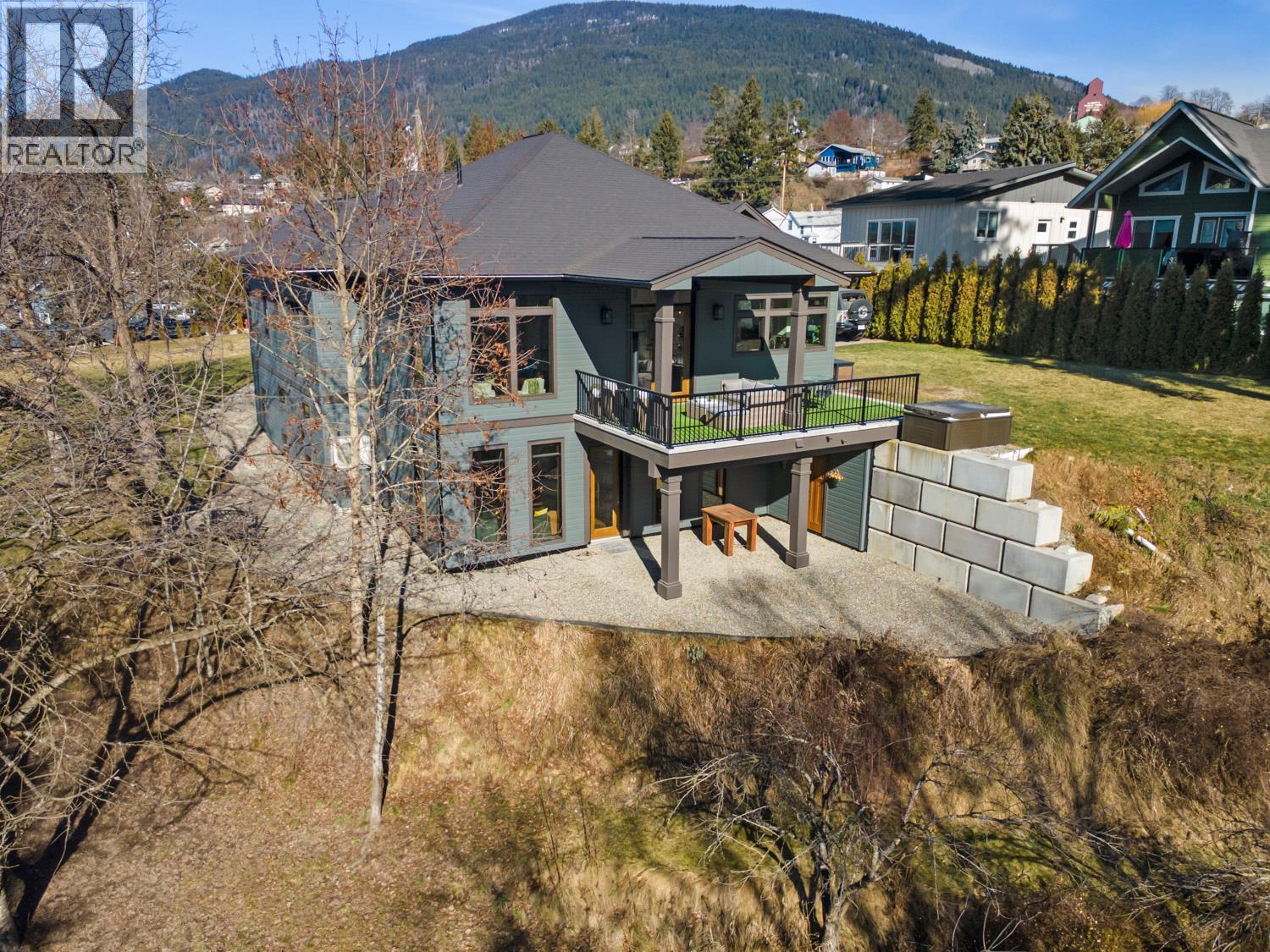 323 Canyon Street, Creston, British Columbia  V0B 1G3 - Photo 37 - 10377111