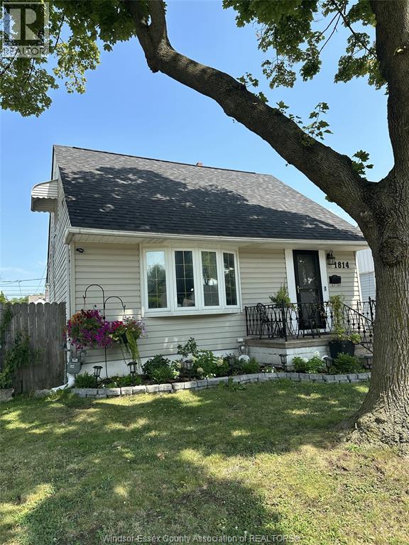 1814 Larkin, Windsor, Ontario  N8W 4G6 - Photo 2 - 26005052