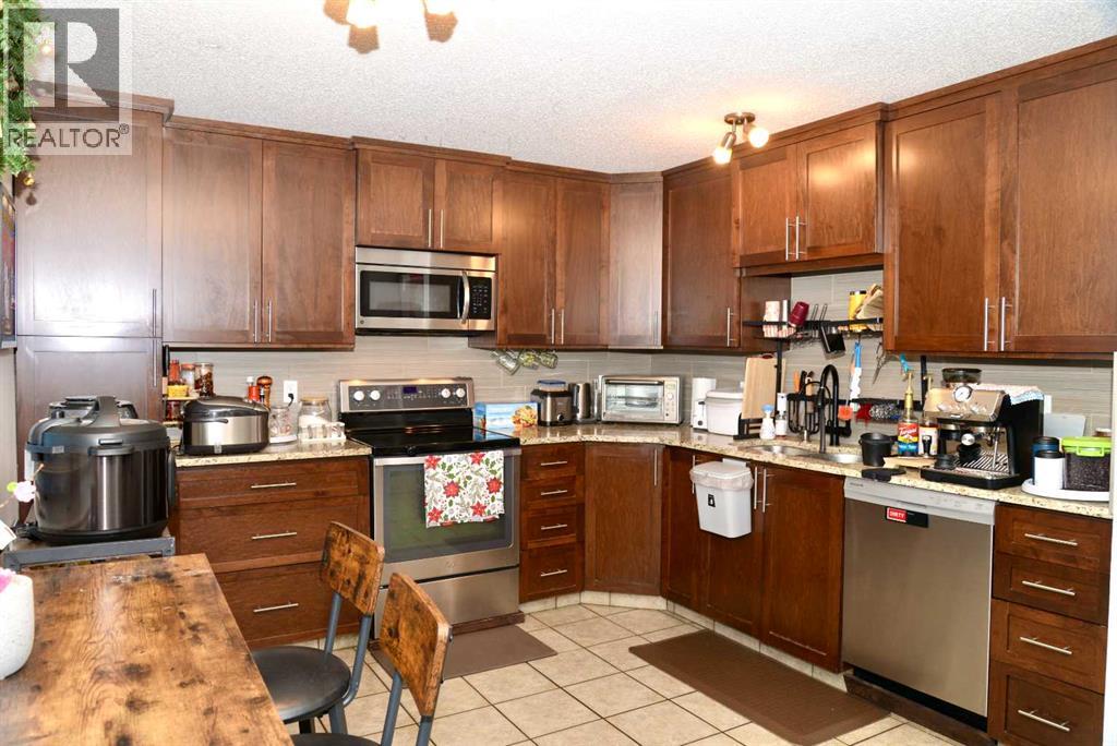 131 Erin Woods Drive Se, Calgary, Alberta  T2B 2T6 - Photo 9 - A2291781